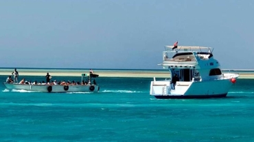 Egypt recovers bodies after Red Sea tourist boat accident