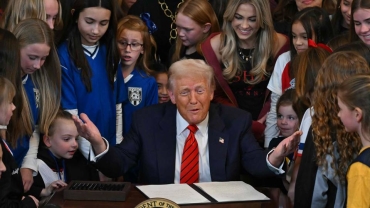 US judge blocks Trump’s birthright citizenship ban