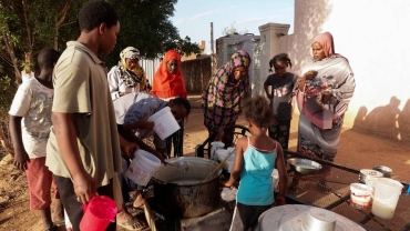 Sudan war: Pledge of $2.1 billion aid amid famine warnings