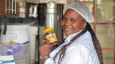 Déborah: How Goma's beekeeper defies DRC conflict
