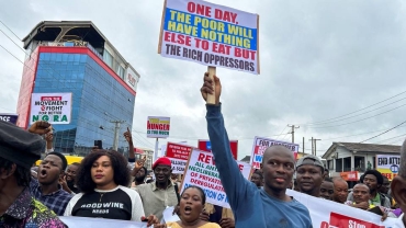 Nigerian unions urge private sector to raise wages