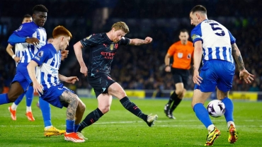 Man City beat Brighton 4-0 to narrow gap with Arsenal