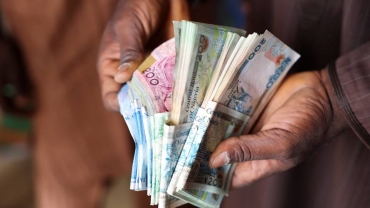 Le Nigeria paie 2 milliards de dollars d'engagements sur le marché des changes pour renforcer la stabilité