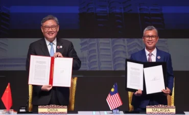 ASEAN and China Sign Upgraded Free Trade Agreement