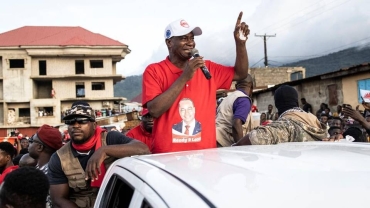 Sierra Leone : la justice ordonne l'arrestation d'un opposant soupçonné de corruption