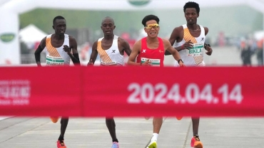 Beijing marathon investigates Chinese runner's controversial win