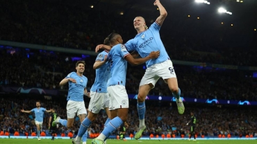 Man City eye Premier League title 'destiny' in clash with West Ham