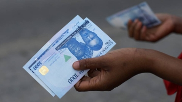 Nigeria naira reaches record low against US dollar on official market