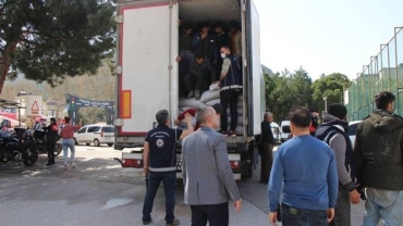 Türkiye nabs hundreds of irregular migrants in operations
