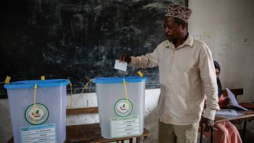 Citizens of Comoros vote in presidential election
