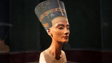 Egypt's top archaeologist demands Germany to return Queen Nefertiti's bust