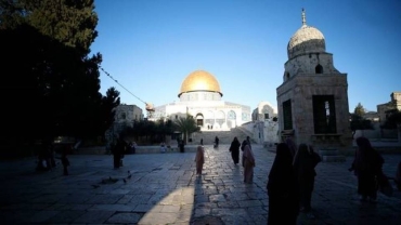 Live Updates: Hamas calls on Palestinians to break Israeli 'siege' on Al Aqsa
