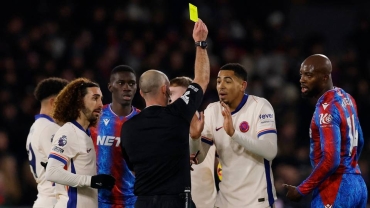 Late goal earns Crystal Palace 1-1 draw with Chelsea