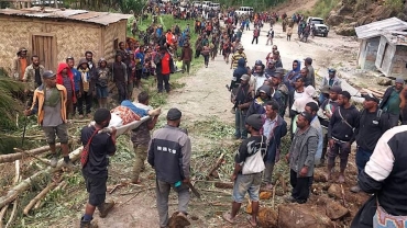 Landslide kills more than 300 in Papua New Guinea