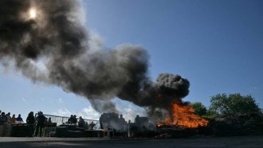 Hundreds arrested as protests in New Caledonia continues