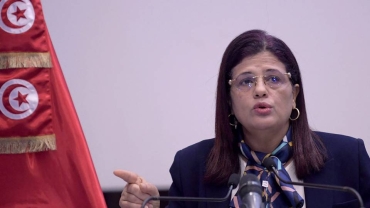 Tunisia president fires finance minister amid economic crisis