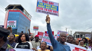 Weak internet, rains dampen Nigeria's cost of living protests