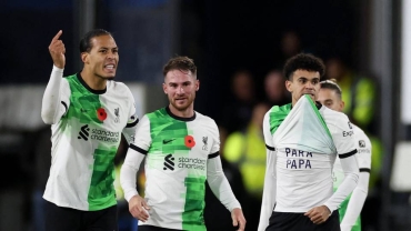 Diaz's late goal saves Liverpool from defeat at Luton