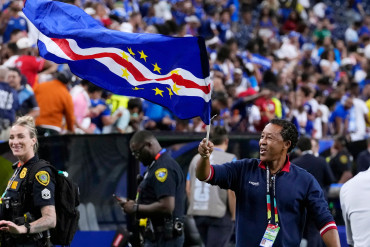 Coach Bubista hails Cabo Verde's 'fearless' team after reaching World Cup knockouts