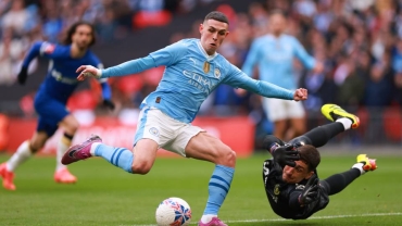 Manchester City beat Chelsea to reach FA Cup final