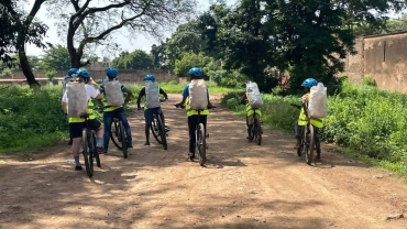 The Tanzanian cyclists cleaning Kilimanjaro