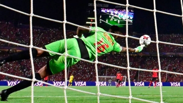 Former Zimbabwe goalkeeper dies aged 32
