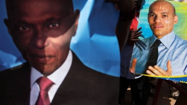 Présidentielle au Sénégal : l'opposant Karim Wade a déposé sa candidature