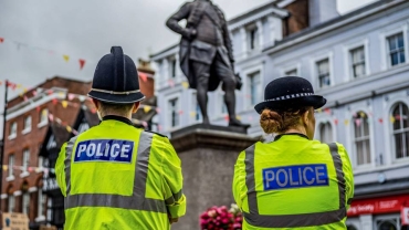 UK to toughen measures against employers of 'illegal' migrants