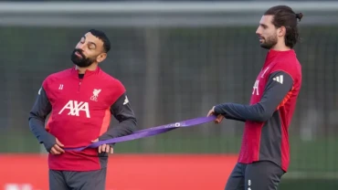 Salah supporters in Egypt resort to playing cards instead of watching Liverpool matches