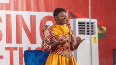 Afua Asantewaa: Ghanaian who sang for 126 hours disqualified by GWR