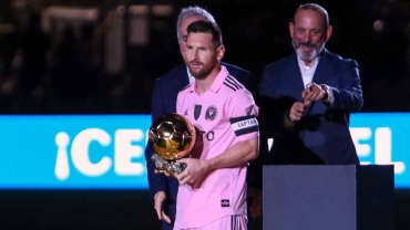Messi celebrates Ballon d'Or with MLS fans