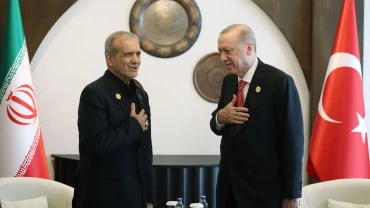 Türkiye's Erdogan vows push for regional peace in call with Iran's Pezeshkian