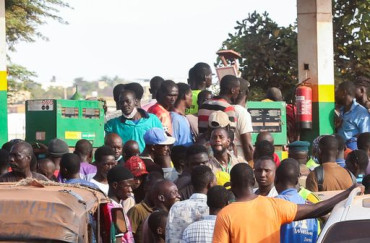 AU Warns of Crisis as Terrorists Block Fuel in Mali