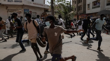 Senegal begins release of political detainees after election delay