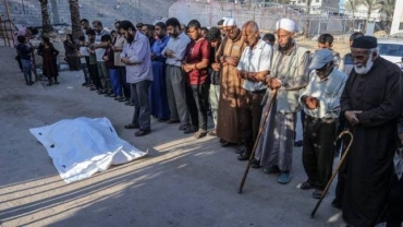 Live Updates: Death toll from Israeli attack on Gaza shelter rises to 22
