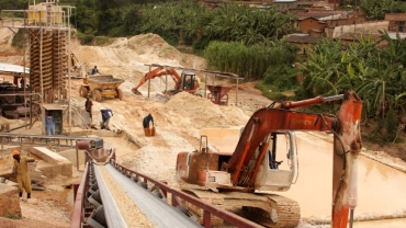 Nigeria revokes 924 mining licences