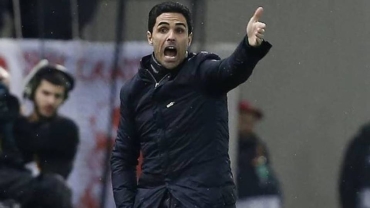 Premier League: Arsenal must be on 'alert' against Villa