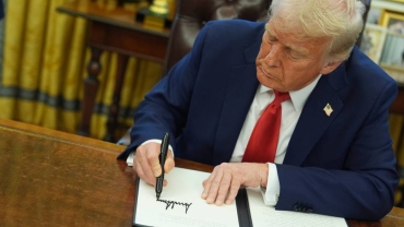 Trump freezes aid to South Africa over land law, Gaza genocide case