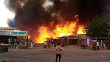 Echanges d'obus au dessus du Nil à Khartoum, des atrocités rapportées au Darfour