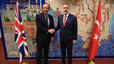 Turkish FM talks with his British counterpart amid tensions in Gulf of Aden