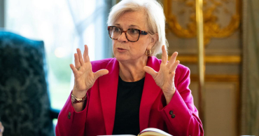 Crise au Moyen-Orient : la France protège ses ressortissants et renforce sa présence militaire