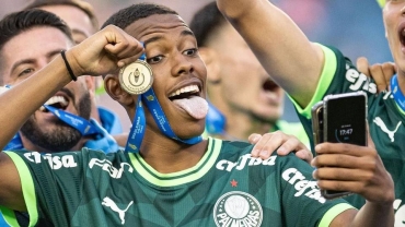 Estevao: Why are top European clubs jostling for this teenage Brazilian winger?