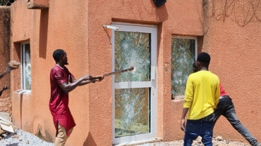 French embassy in Niger closed over 'serious obstacles'