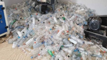 Guinean national turns plastic into construction tiles