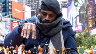 Nigerian Tunde Onakoya breaks world chess record