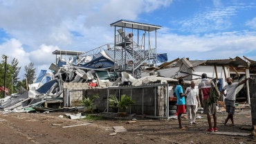 Seychelles begins clean-up after massive blast