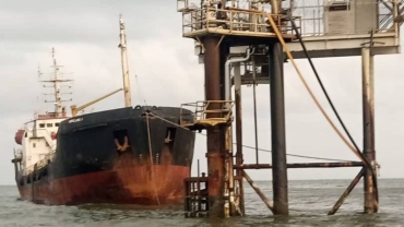 Nigeria navy arrests tanker over crude oil theft