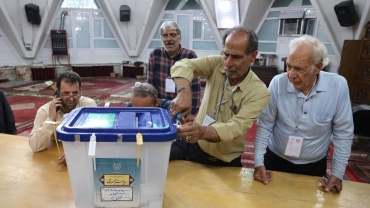 Polls open in Iran presidential election runoff