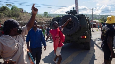 Mozambique protests resume as South Africa closes border crossing