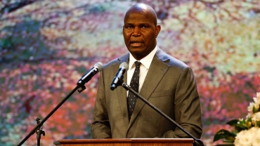 Mozambique's Chapo names new cabinet with female PM
